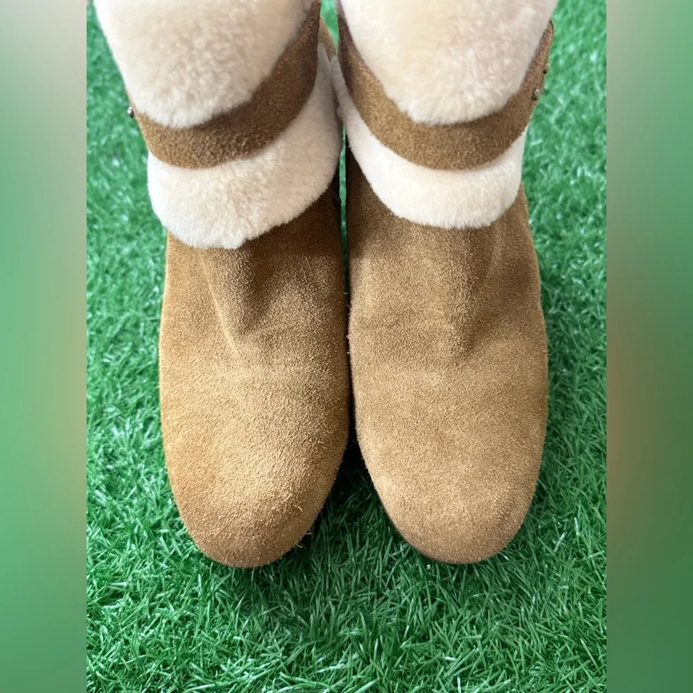 UGG Women 8 Antonia Suede/Sheepskin Fur 3.5” Heel Wedge Ankle Booties Boots Sz 9